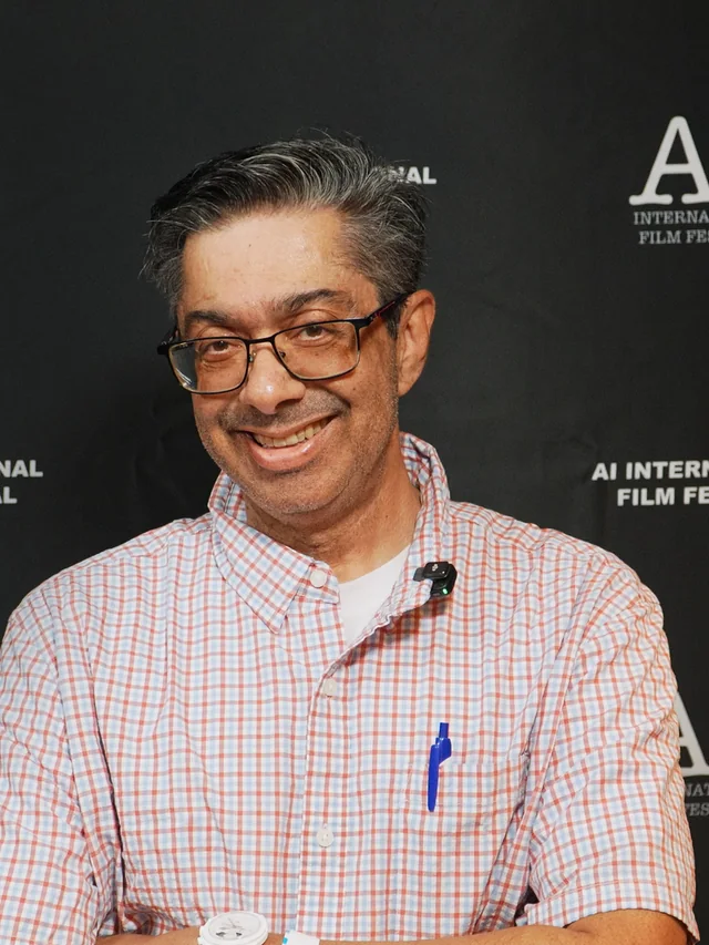 Murali Menon interviewed at the step and repeat